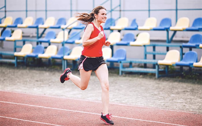 How to Do Strides—The Easiest Drill to Run Faster